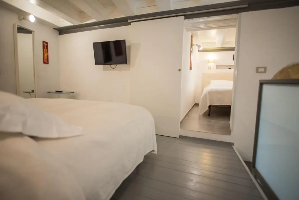 Room, Aretusa Vacanze B&B, Catania