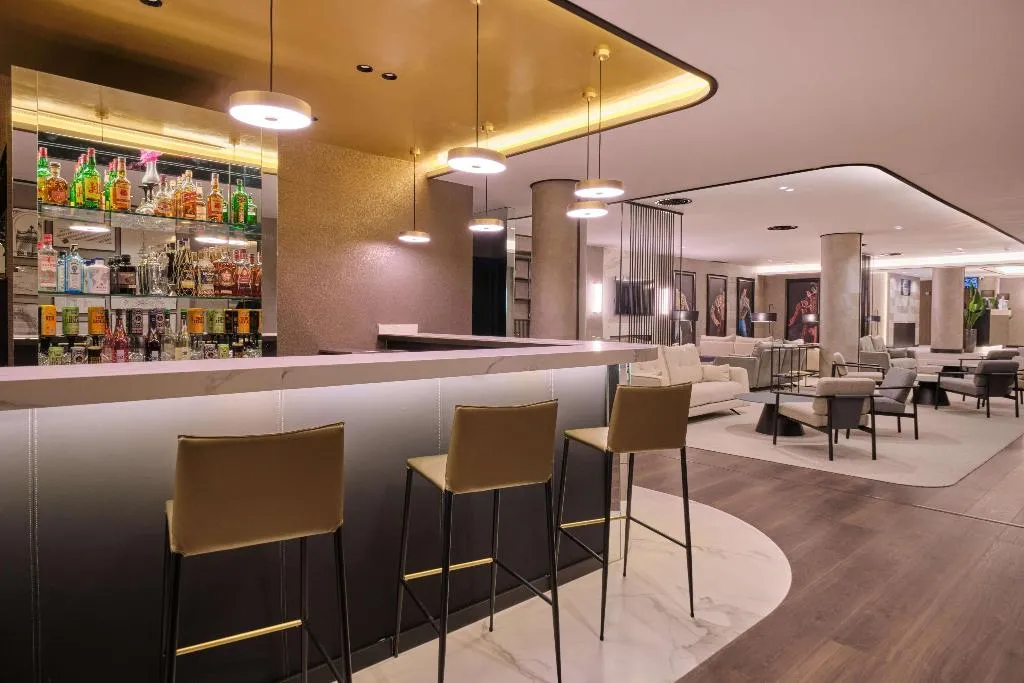 Bar, 1881 Madrid Ventas Hotel, Madrid