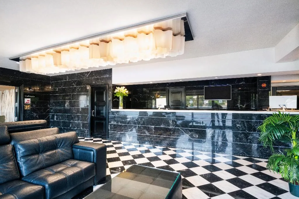 Lobby, Salles Hotel Aeroport de Girona, Costa Brava
