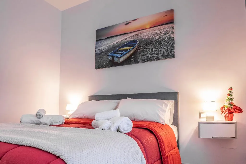APARTMENT WITHOUT BALCONY Room, Casina Rossa, Naples