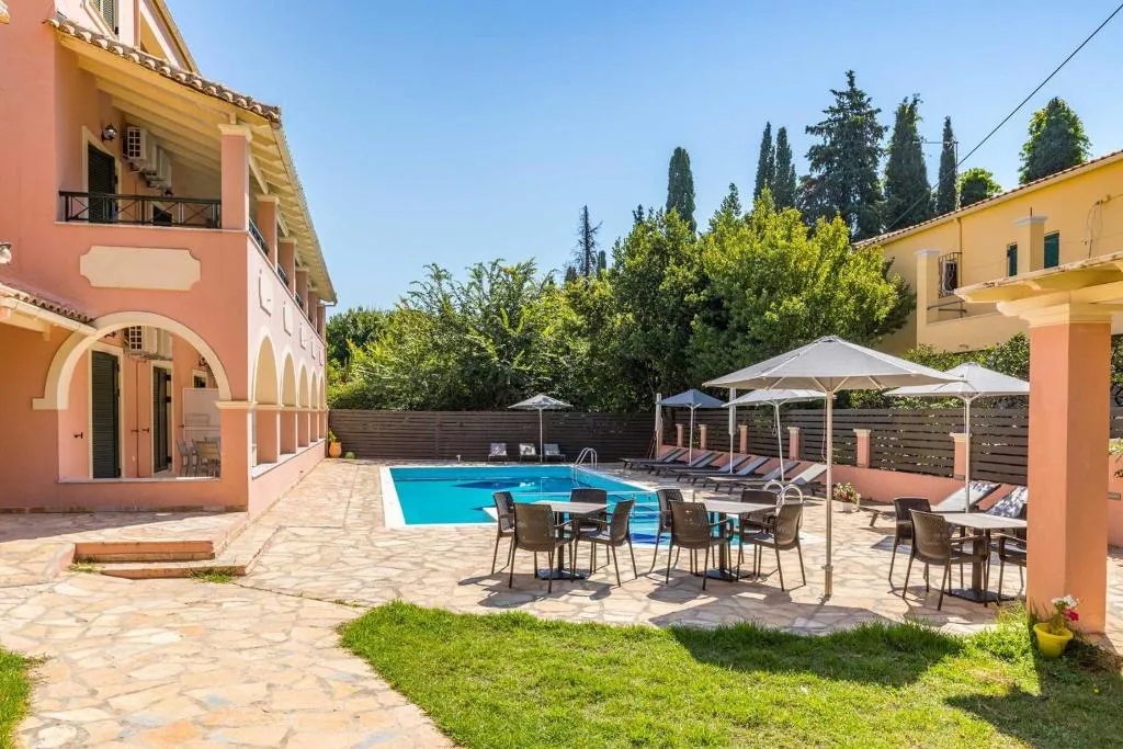 STUDIO DELUXE POOL VIEW Room, Bella De Lux Apts, Corfu