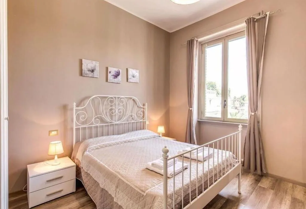 Room, Morgagni House, Rome