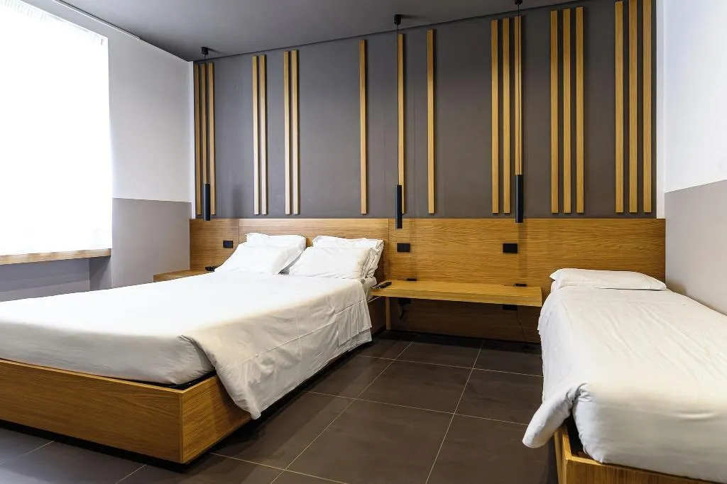 Room, Hotel Central Lodge, Naples