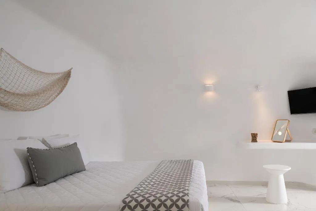 JUNIOR SUITE STANDARD Room, White Concept Caves, Santorini
