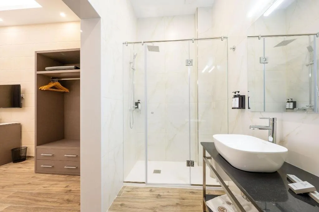 Room, C4 Retreats Gozo, Gozo