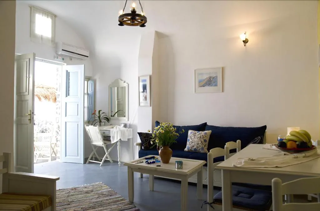 Room, Marizan Caves & Villas, Santorini, Santorini