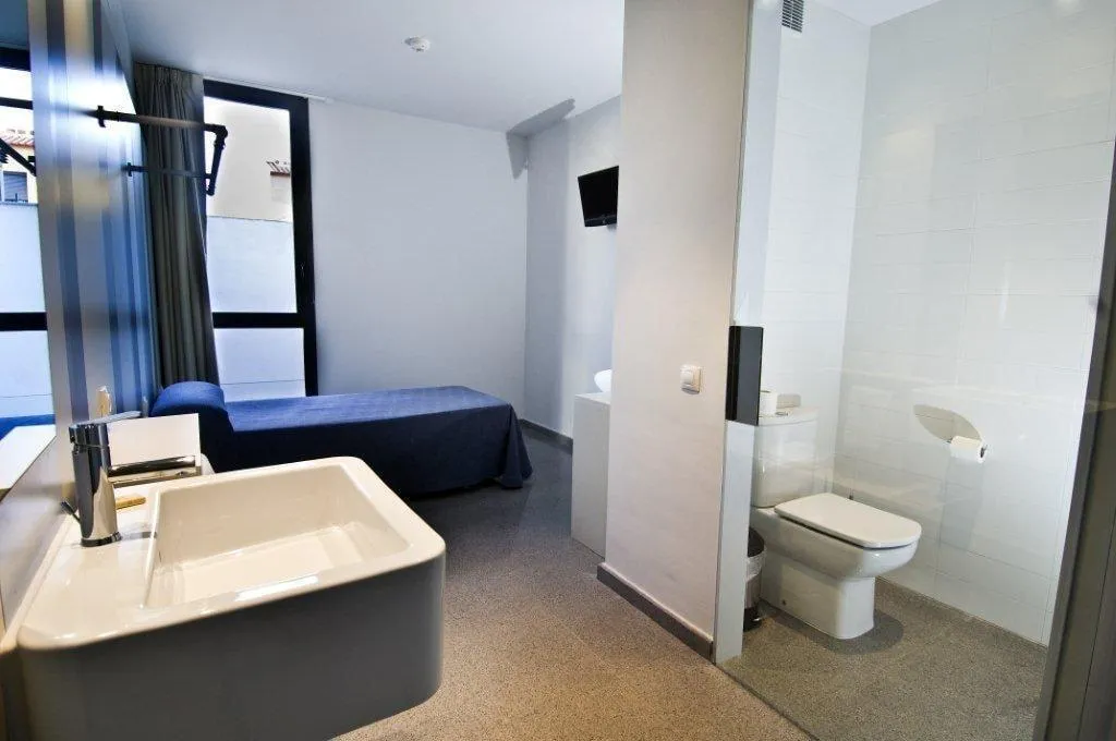 Room, Hostal La Creu, Costa Dorada