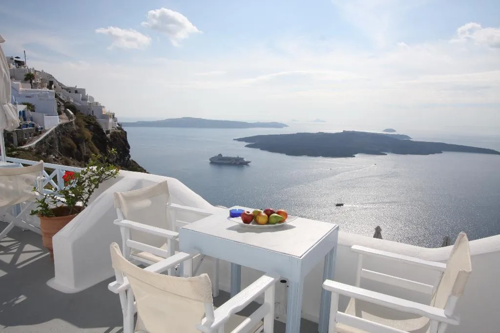 General view, Manos Small World, Santorini