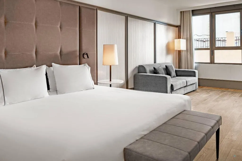 DOUBLE SUPERIOR KING BED Room, AC Madrid Avenida de America, Madrid