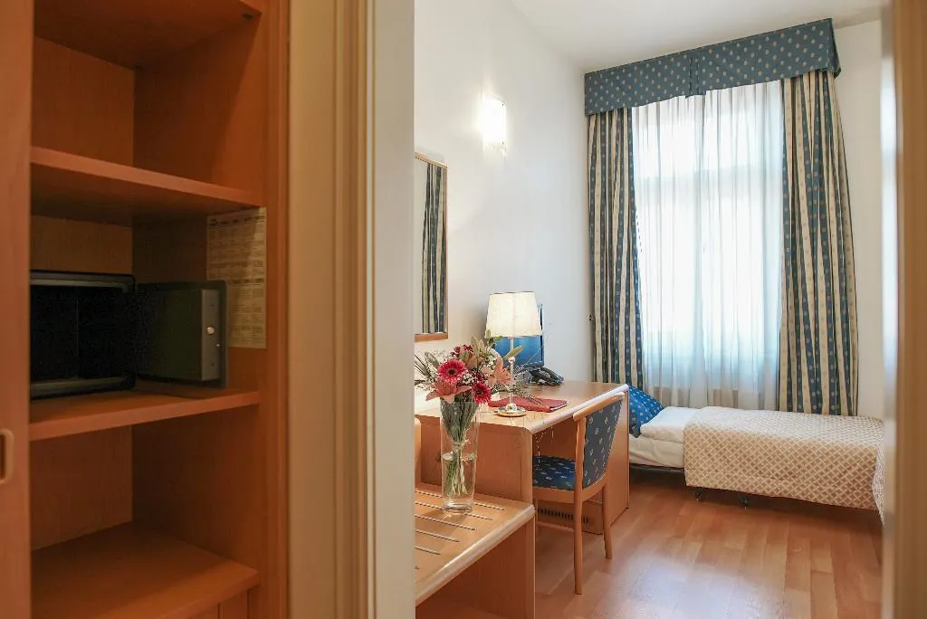 TRIPLE STANDARD Room, Hotel Tivoli Prague, Prague