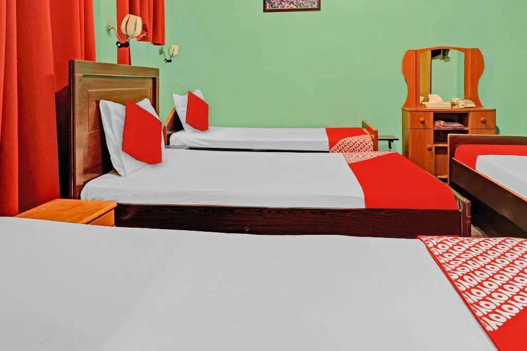QUADRUPLE STANDARD Room, Al Karawan Hotel, Dubai