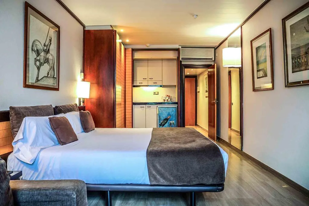 Double or Twin POOL VIEW Room, Estela Barcelona, Costa Brava