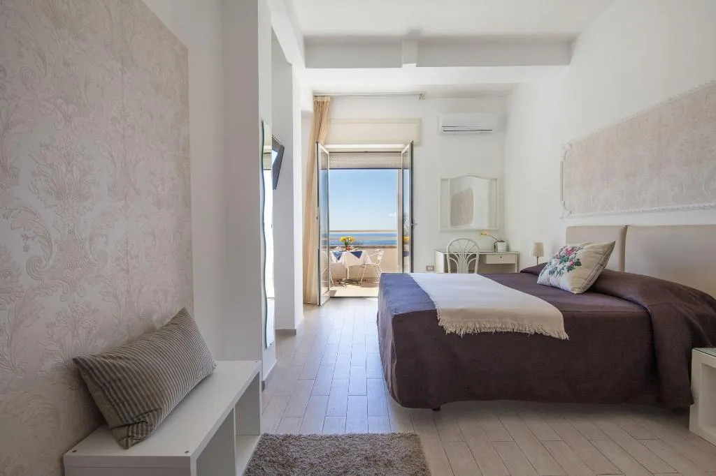 Room, Mini Hotel, Naples