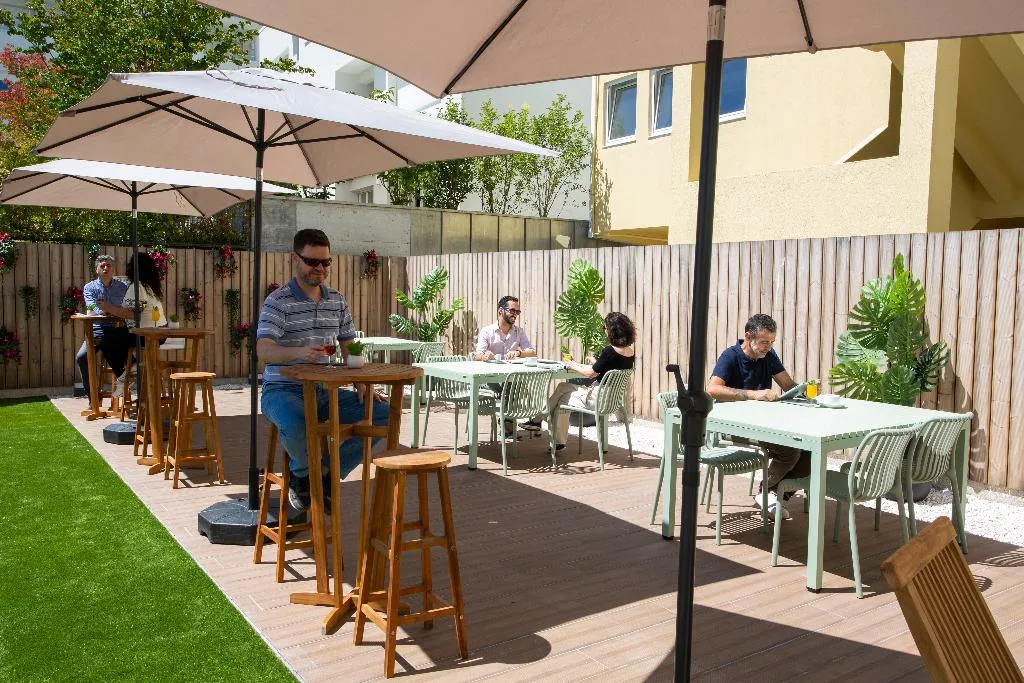 Terrace, Casual Raizes Porto, Porto
