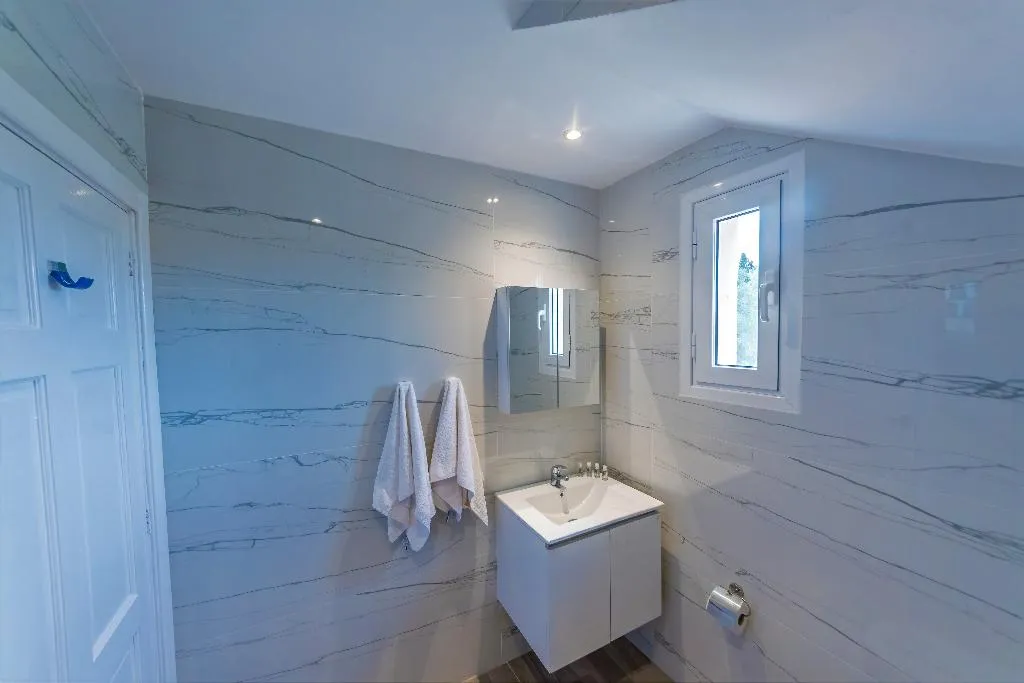 QUADRUPLE POOL VIEW Room, Nikos Villas, Corfu