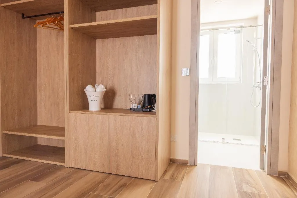 TRIPLE CLASSIC Room, C'est La Vie Boutik Swieqi, Malta