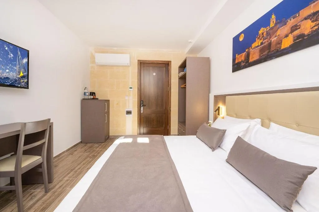 Room, C4 Retreats Gozo, Gozo