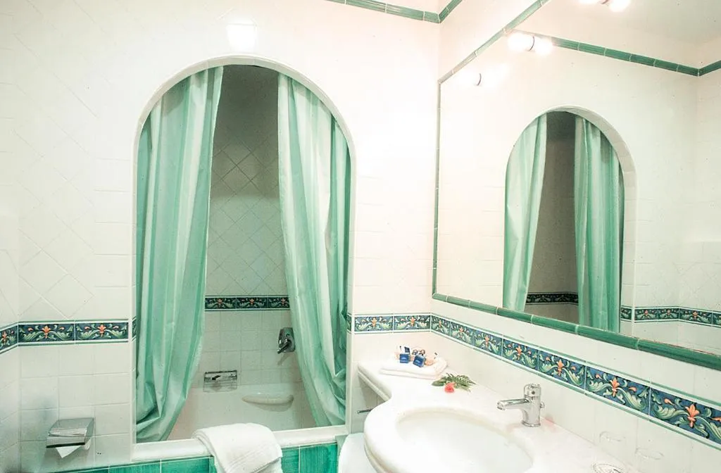 JUNIOR SUITE STANDARD Room, Regina Palace Terme, Naples