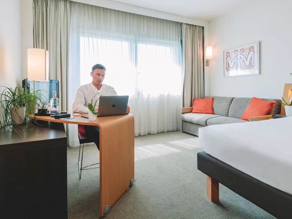 DOUBLE SUPERIOR WITH DOUBLE BED Room, Novotel Venezia Mestre Castellana, Venice