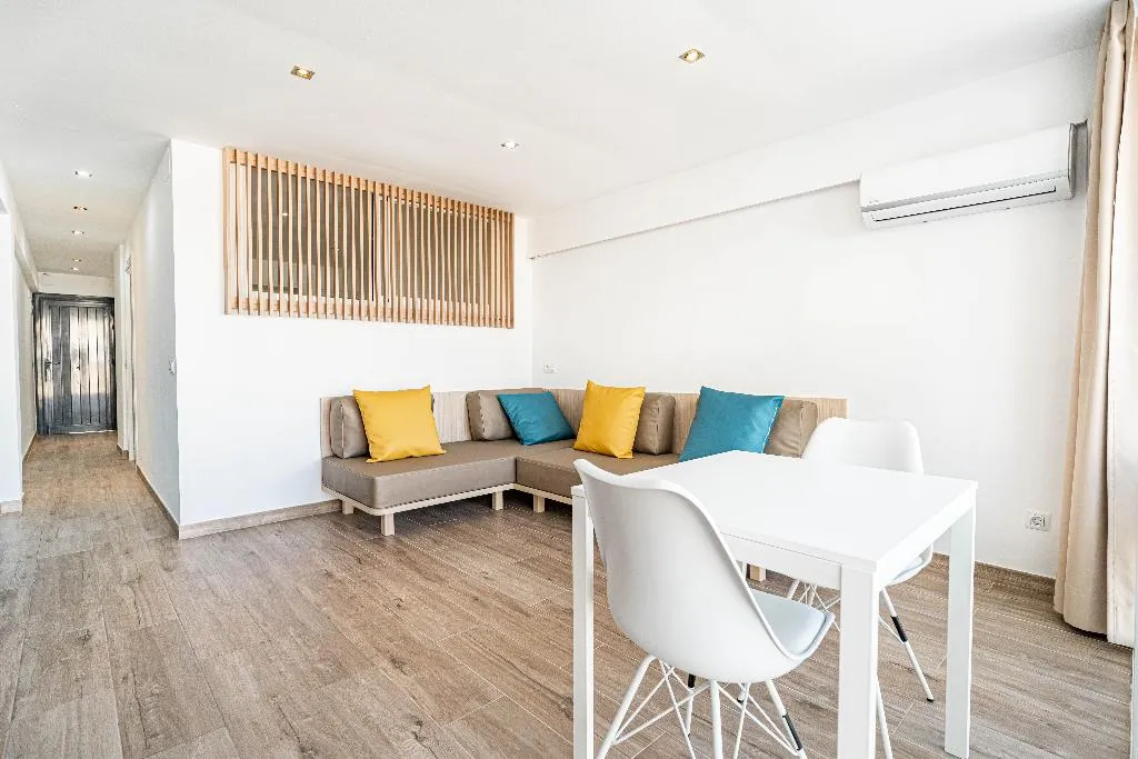 APARTMENT ONE BEDROOM WITH TERRACE Room, Kensington Econotels, Majorca