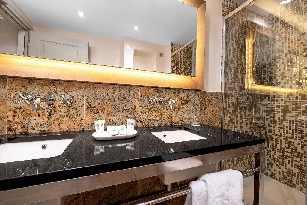Double or Twin WITH BALCONY Room, Hotel Royal Prague, Prague