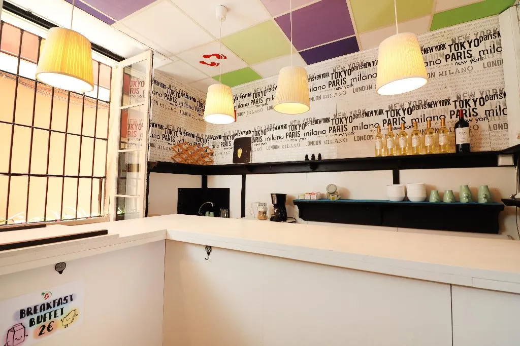 Bar, Feel Hostel City Center Malaga, Costa Del Sol