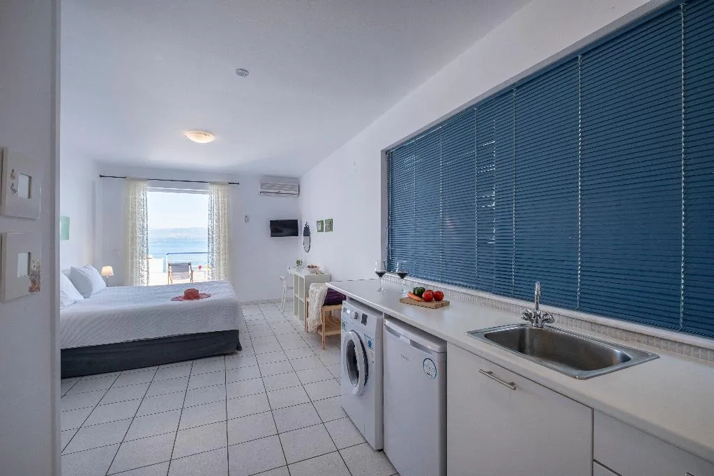 STUDIO SEA VIEW Room, Meli Apartments & Villas, Kalamata