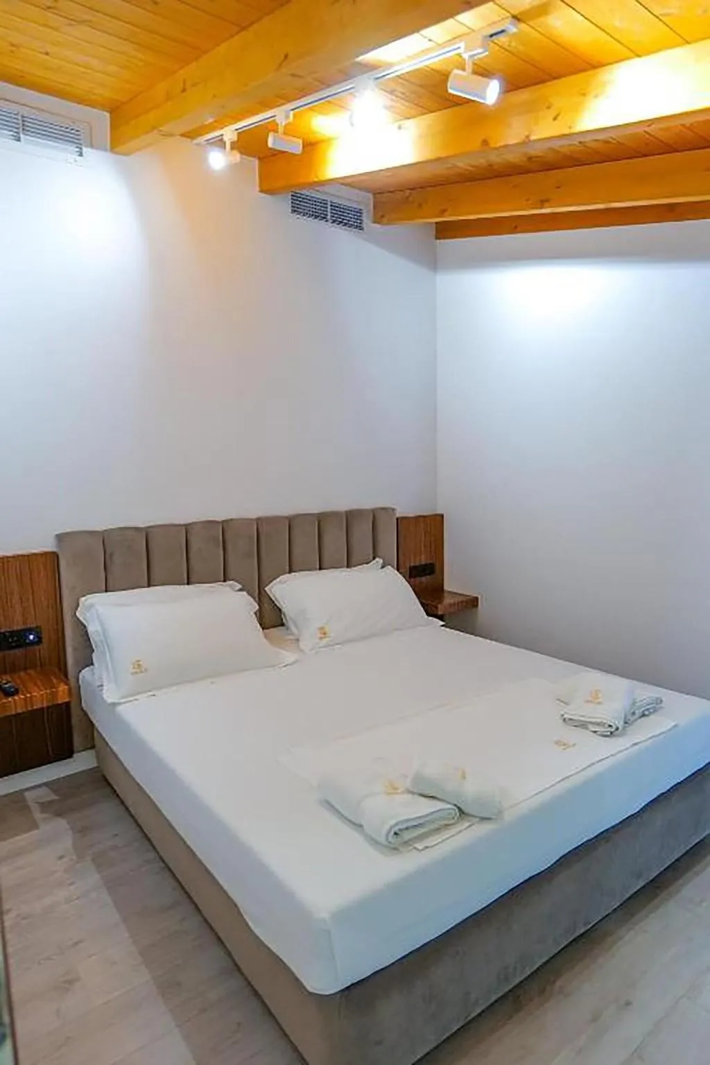 Room, Hotel Semajo, Kavaje