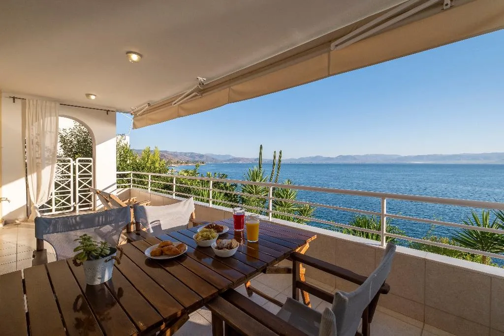 APARTMENT SEA VIEW Room, Meli Apartments & Villas, Kalamata