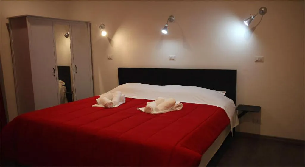 Room, The Roma House, Naples
