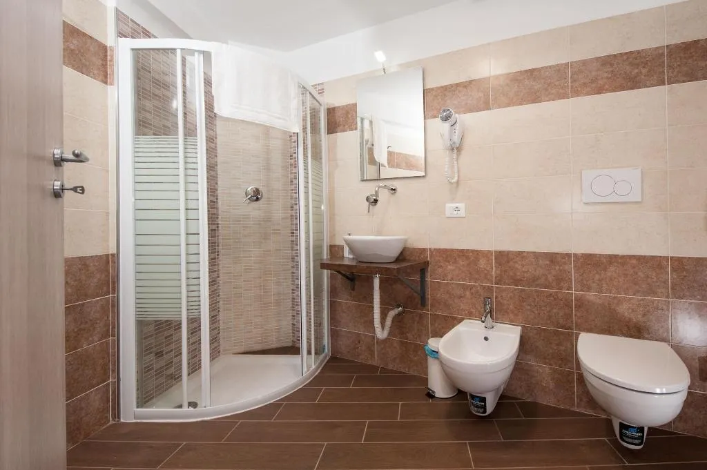 Room, Trinity Luxury Rooms, Rome