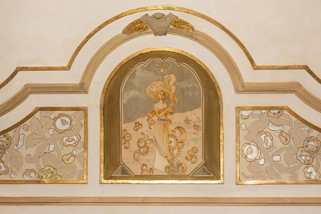 Lobby, Liberty, Catania