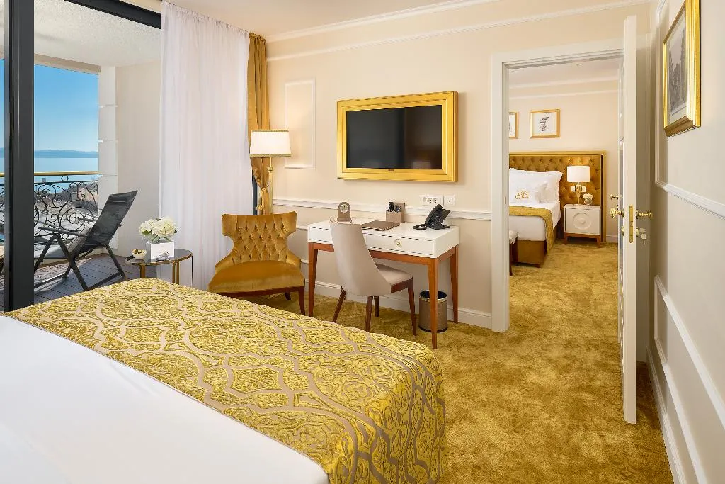 FAMILY ROOM SEA VIEW WITH TERRACE Room, Hotel Villa Harmony, Split
