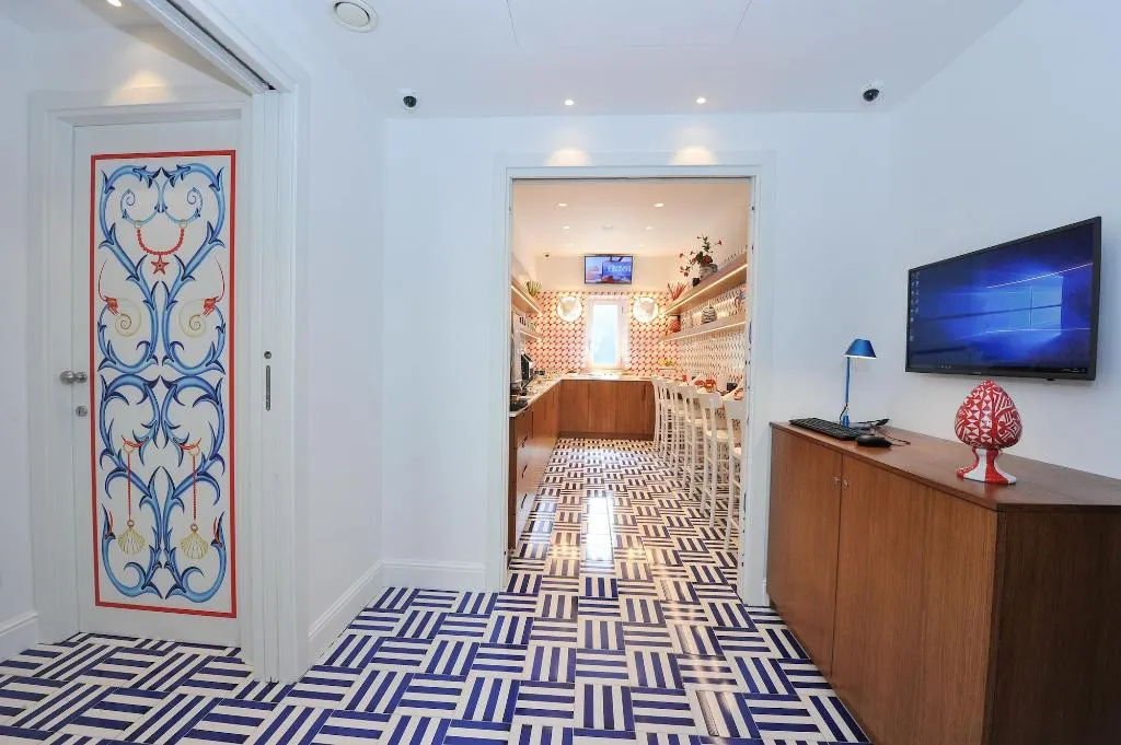 Lobby, Maison Lauren, Naples