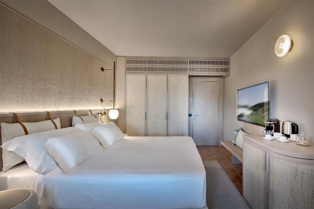 DOUBLE PREMIUM GARDEN VIEW Room, Veridia Resort, a member of Radisson Individuals, Cagliari