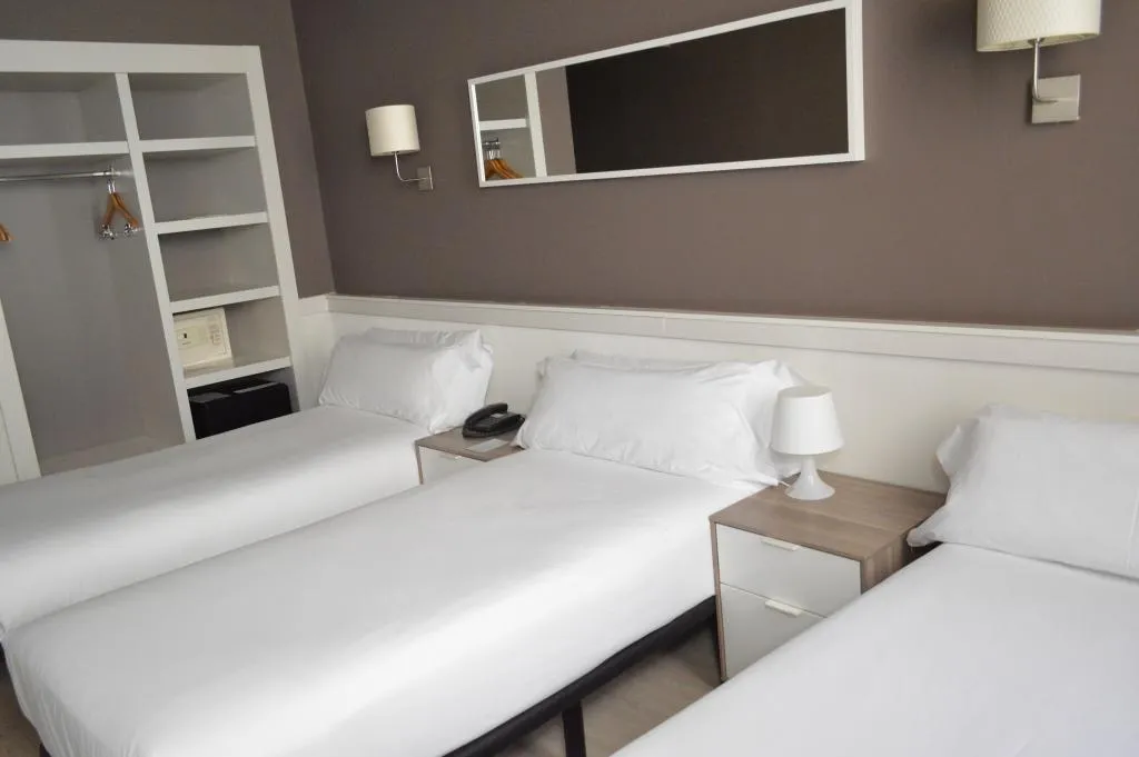 TRIPLE STANDARD Room, Paral.lel, Barcelona