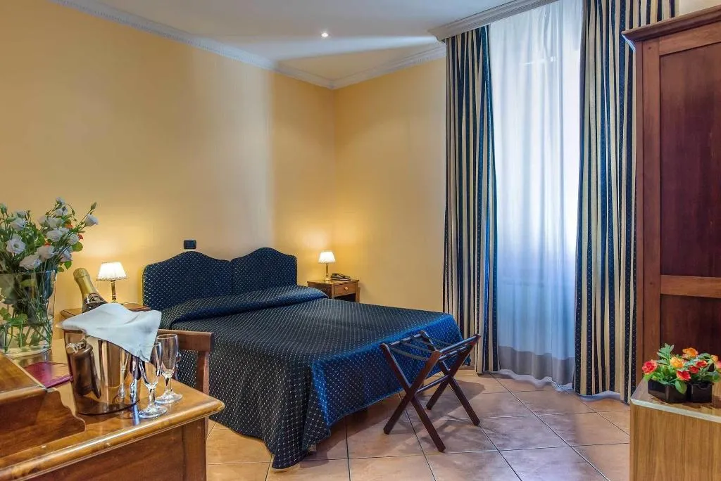 Room, Hotel Caracciolo, Naples