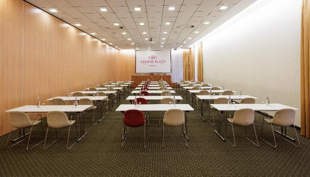 Conferences, Crowne Plaza Padova, Venice