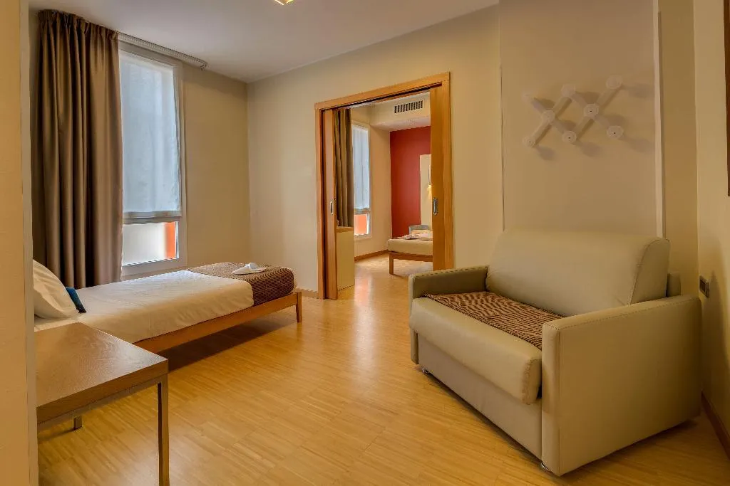 QUADRUPLE TWO BEDS Room, Best Western Plus Hotel Bologna, Venice
