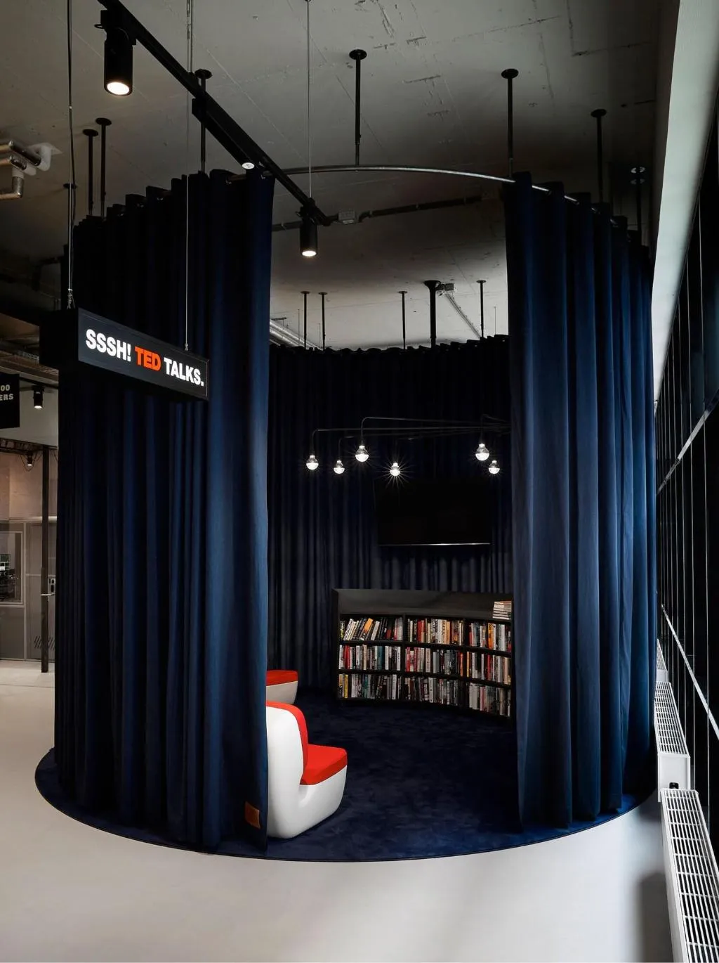Sports and Entertainment, The Social Hub Amsterdam City, Amsterdam