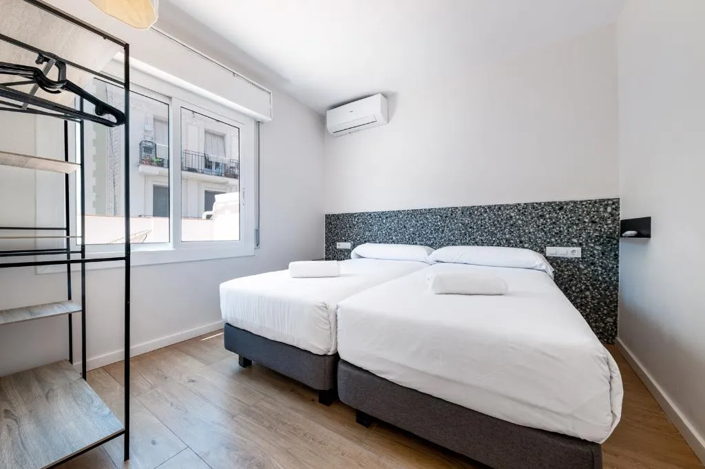 APARTMENT CAPACITY 5 Room, Ainb Barcelona Sants Apartments, Barcelona