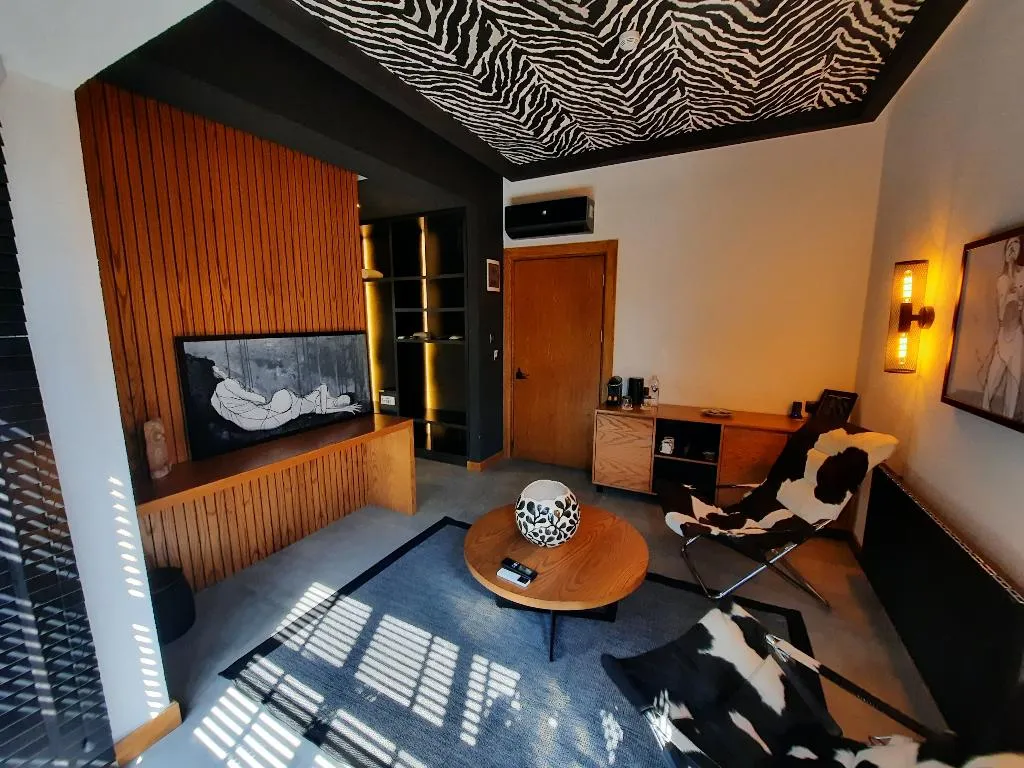 SUITE ONE BED Room, The Local House Alacati, Izmir