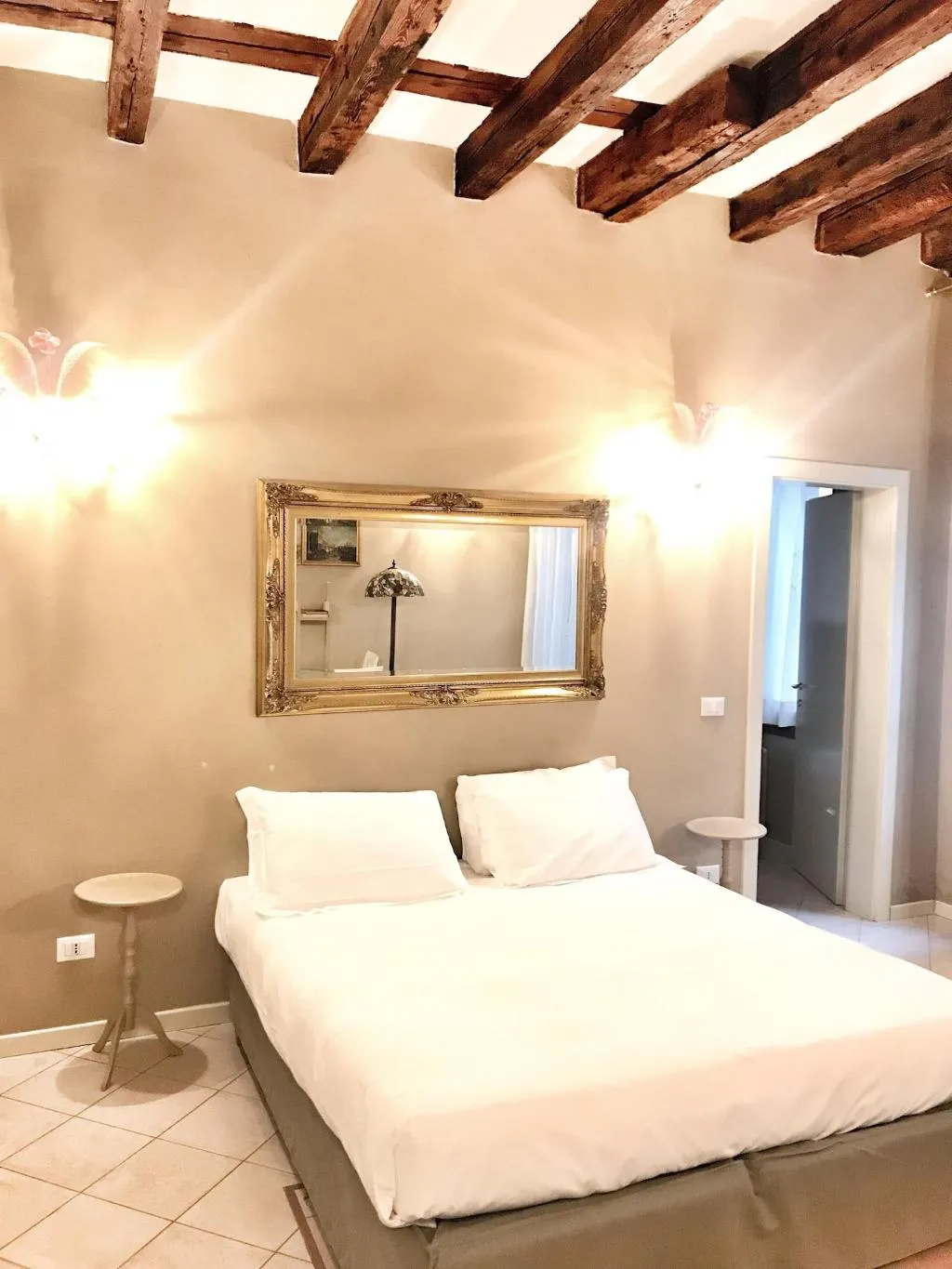 Room, Ca Amadi, Venice