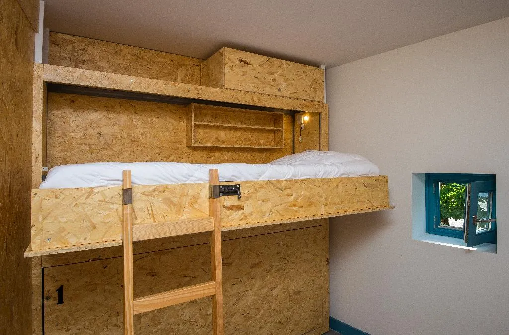 Bed in dormitory CAPACITY 4 ONE BEDROOM Room, Hostel des Arts, Porto