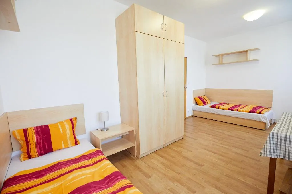 TWIN BASIC Room, University Hotel, Prague
