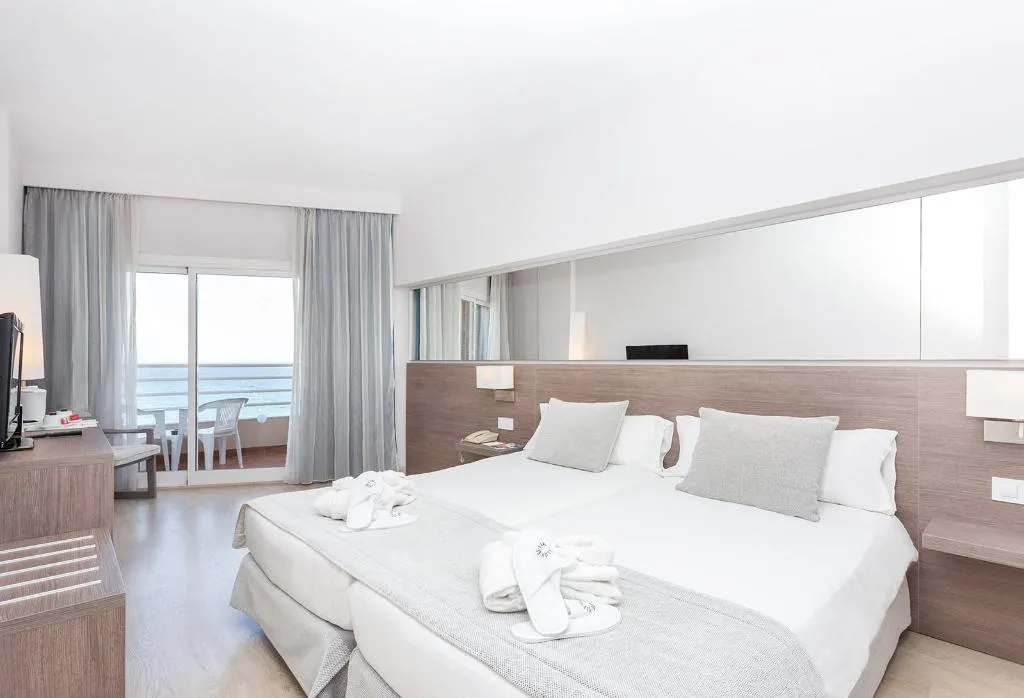 TRIPLE SEA VIEW Room, Be Live Experience Costa Palma, Majorca