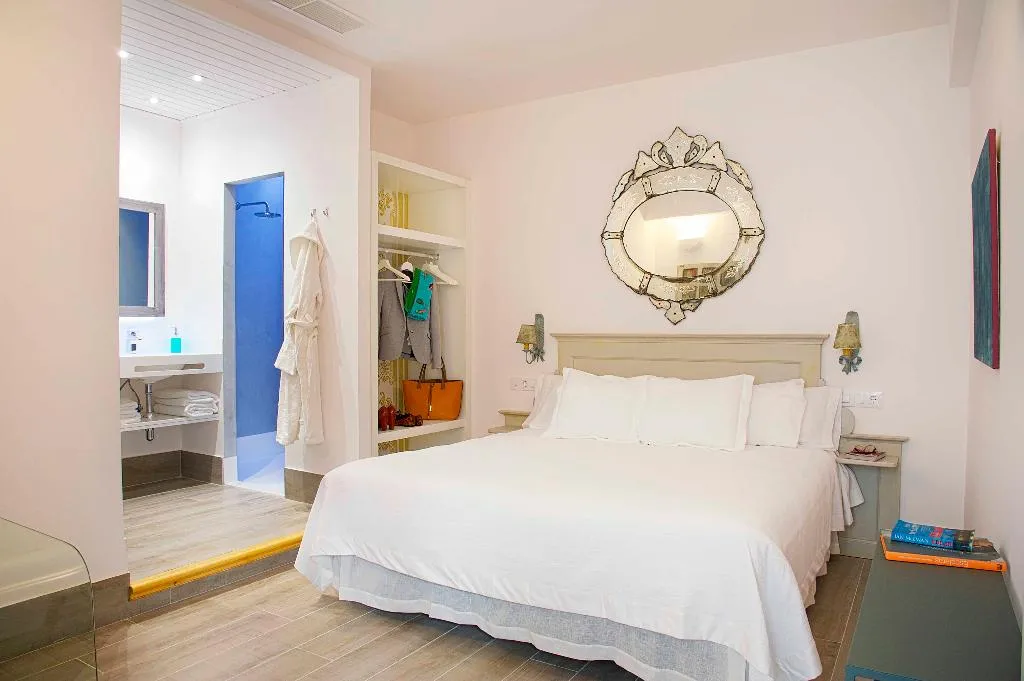 APARTMENT DELUXE Room, Overland Suites Catedral Luxury Apartments, Seville
