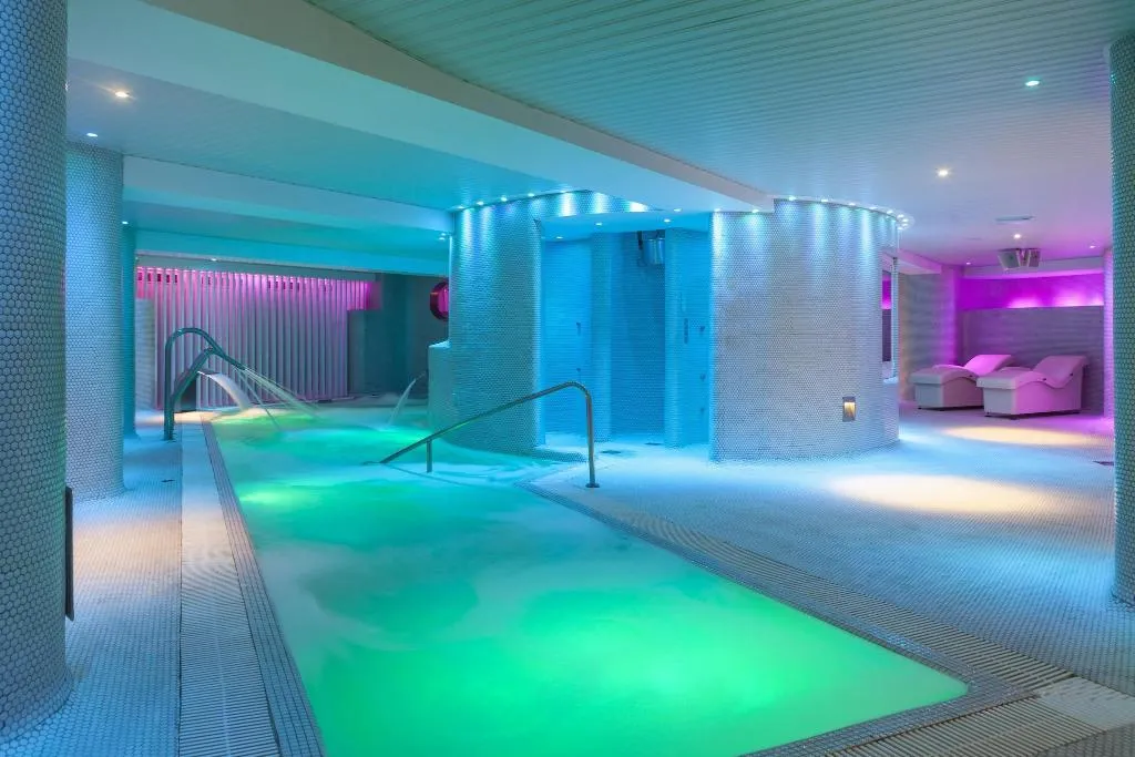 Sports and Entertainment, Ambassador Playa II, Costa Blanca
