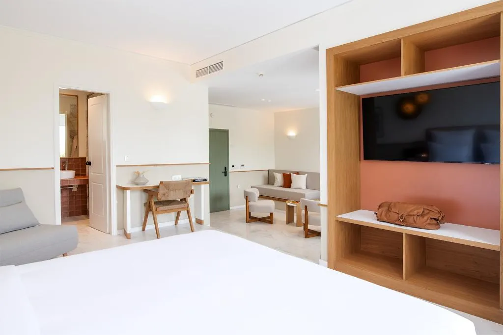 BUNGALOW SUPERIOR GARDEN VIEW Room, Brown Beach Chalkida Resort, Athens