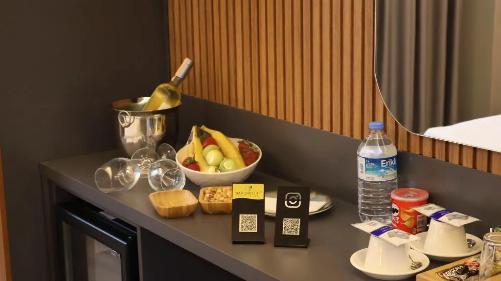 SUITE QUEEN SIZE BED Room, Diamond Elit Otel Bornova, Izmir
